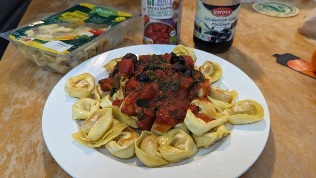 Veganes Rezept Tortelloni mit Tomatensouce